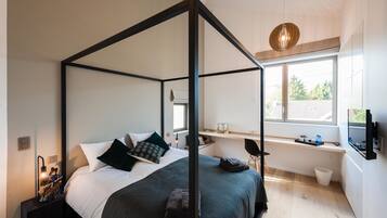 Double Room (Eric Lambin) | Premium bedding, down comforters, free minibar items