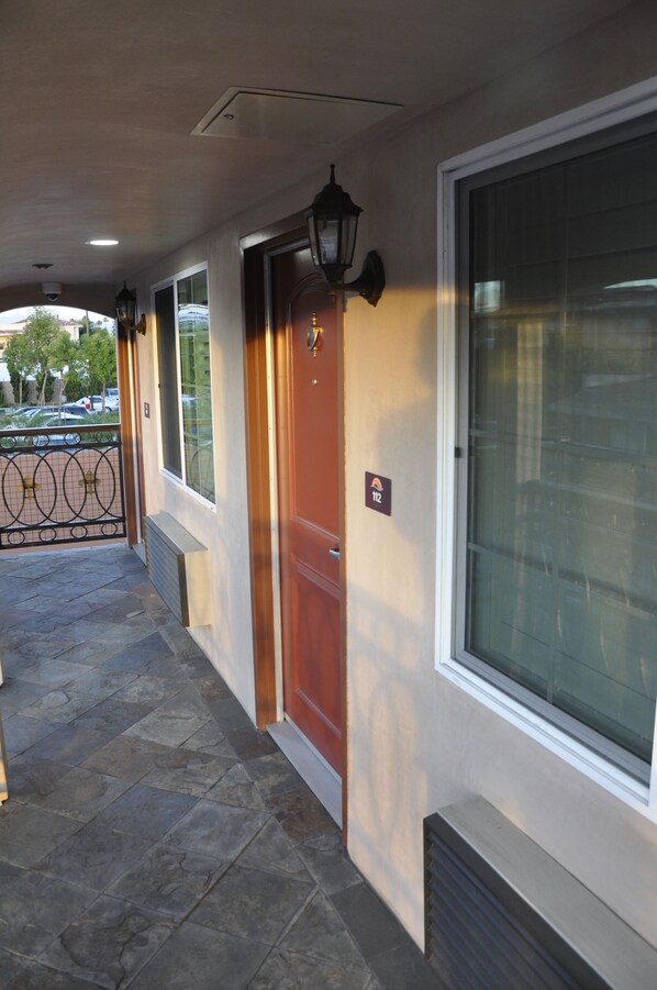 Front of property - Sun Light Motel (Downey)