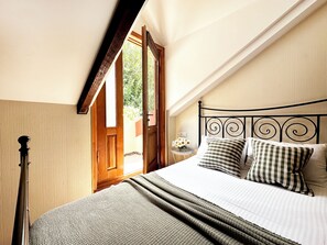 Chambre économique double | Literie de qualité, minibar, coffre-fort, rideaux d’obscurcissement