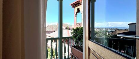 Economy-Doppelzimmer | Hochwertige Bettwaren, Minibar, Zimmersafe, Verdunkelungsvorhänge