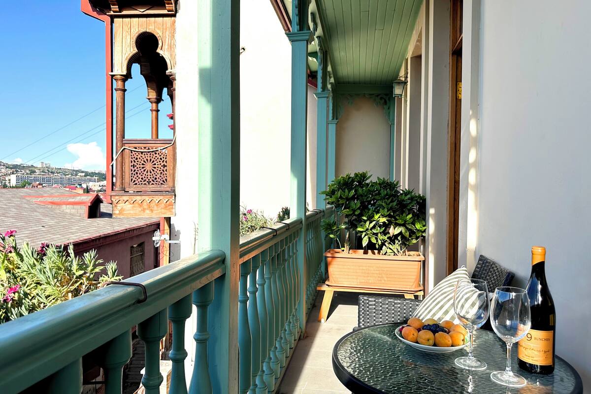 Chambre supérieure double ou avec lits jumeaux, balcon, vue sur la ville | Literie de qualité, minibar, coffre-fort, rideaux d’obscurcissement