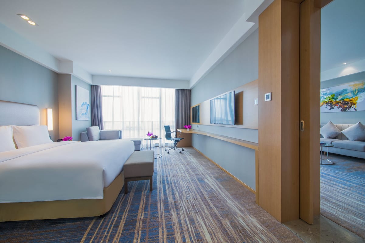Suite, 1 King Bed