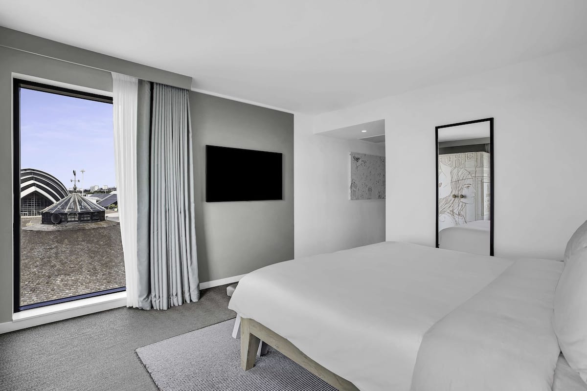 Junior Suite (Stadium View) | 1 bedroom, premium bedding, in-room safe, soundproofing