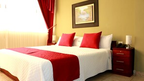 Suite | Escritorio, camas extra, wifi gratis y acceso para silla de ruedas 