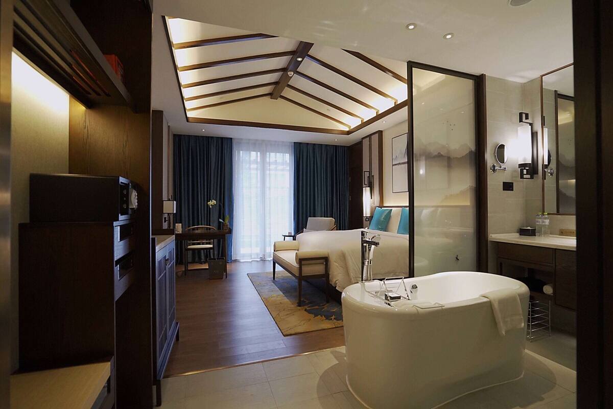 In-room safe, desk, laptop workspace, WiFi (free)