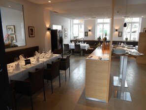 Free daily buffet breakfast - Rebgut - Die Weinherberge (Lauda)