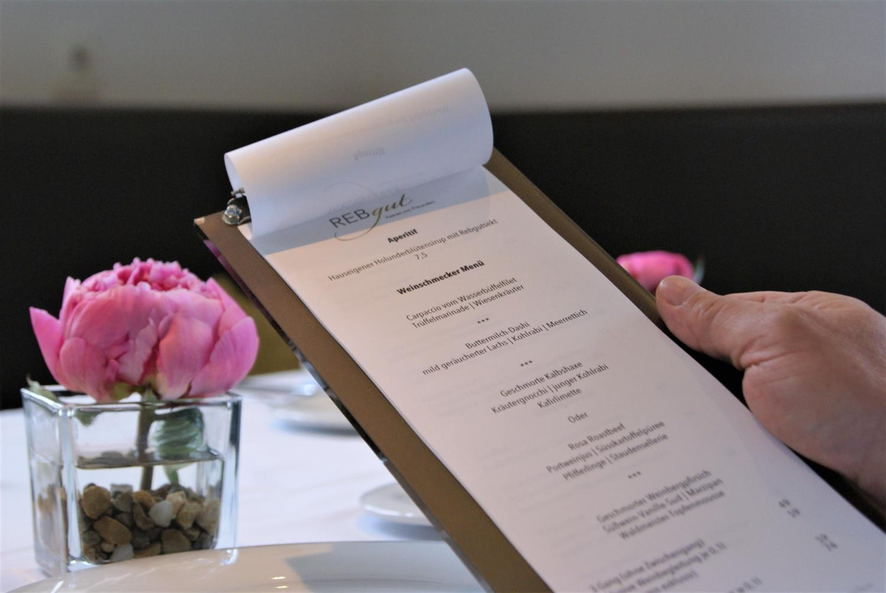 shower, rainfall showerhead, free toiletries, hair dryer