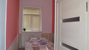 Basic-Doppelzimmer, Stadtblick | Hochwertige Bettwaren, Schreibtisch, kostenloses WLAN