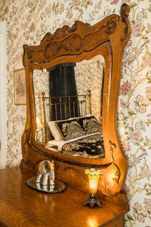 Premium bedding, individually decorated, individually furnished, desk