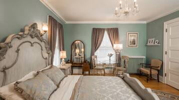 Quarto luxo, 1 cama Queen, quartos conectados, vista para o jardim | Roupas de cama premium, individualmente decorados