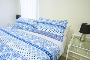 2 bedrooms, desk, iron/ironing board, travel cot