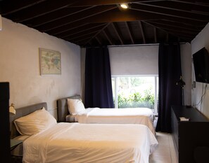 5 bedrooms, iron/ironing board, free WiFi, bed sheets