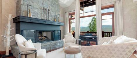 Smart TV, fireplace, stereo