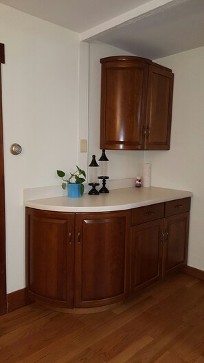 Interior - Manchester Walking distance to all shops and restaurants quick ride/lakes |hikes (manchester center)