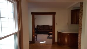 Interior - Manchester Walking distance to all shops and restaurants quick ride/lakes |hikes (manchester center)