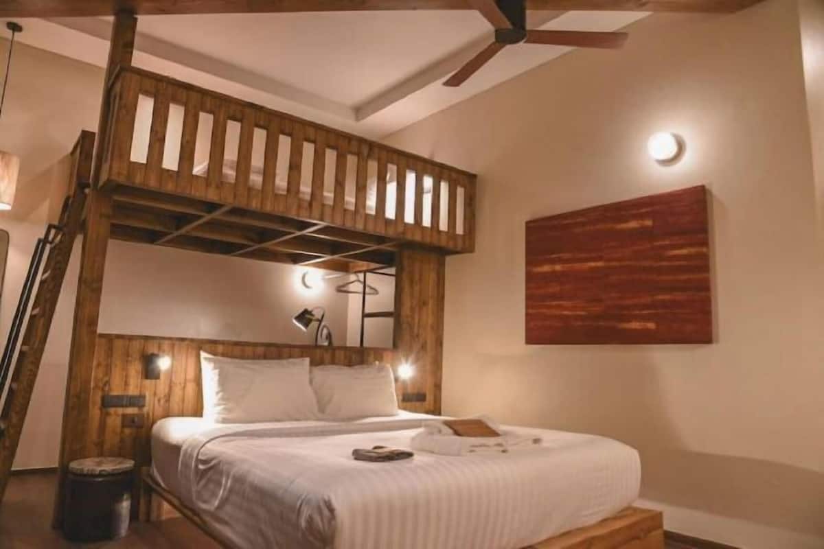 1 bedroom, free minibar items, in-room safe, desk