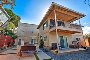 Terrace/patio - Central Modern Home, 5 Bedrooms, 3 Bathrooms. Bright&Spacious Open Floor Plan. (San Diego)