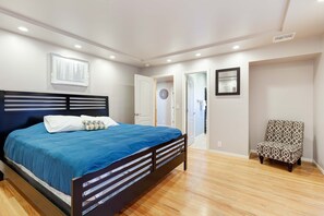 5 bedrooms, iron/ironing board, Internet, bed sheets