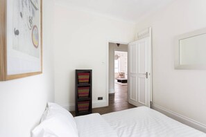 2 chambres, fer et planche à repasser, Wi-Fi gratuit, draps fournis