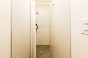 Dusche im Bad