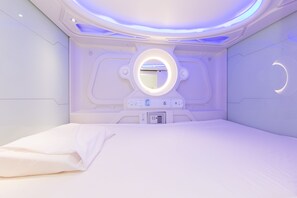 Safe på rommet, wi-fi (inkludert) og sengetøy