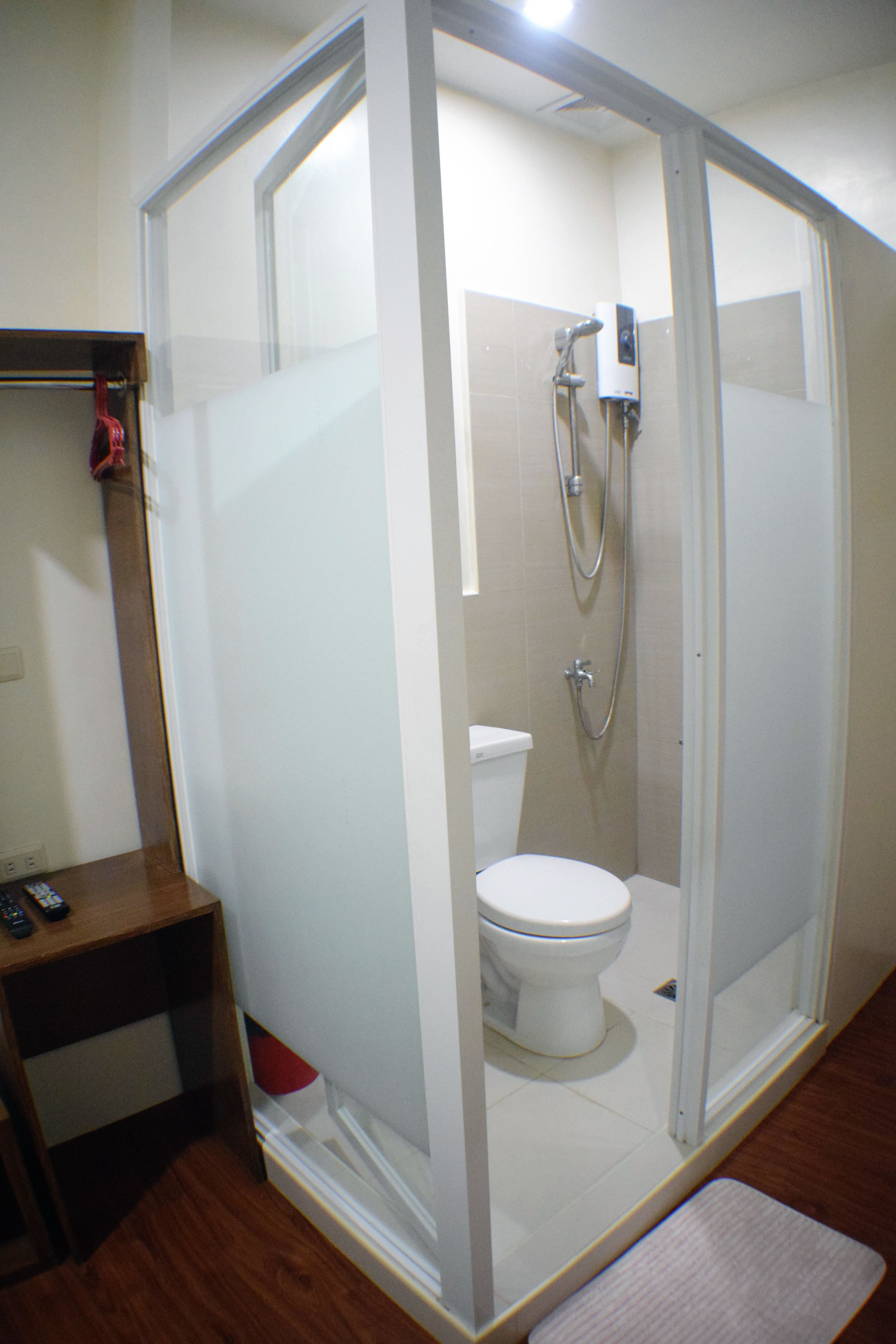 shower, free toiletries, bidet, towels