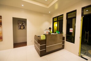 Reception - Sulit Budget Hotel V. Mapa (Manila)