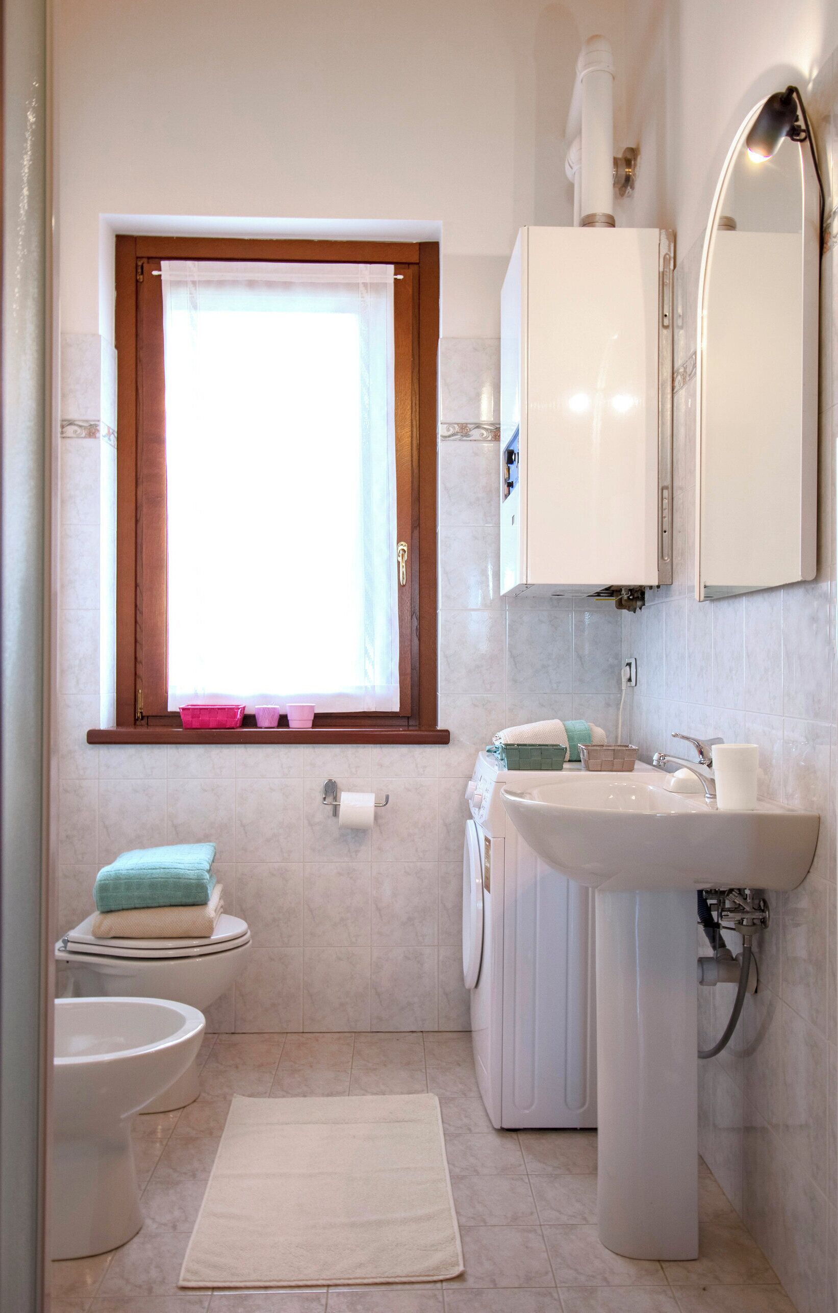 Douche, articles de toilette gratuits, sèche-cheveux, bidet