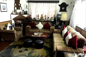 Double Room | Living area - Prami's Homestay (Lalitpur)