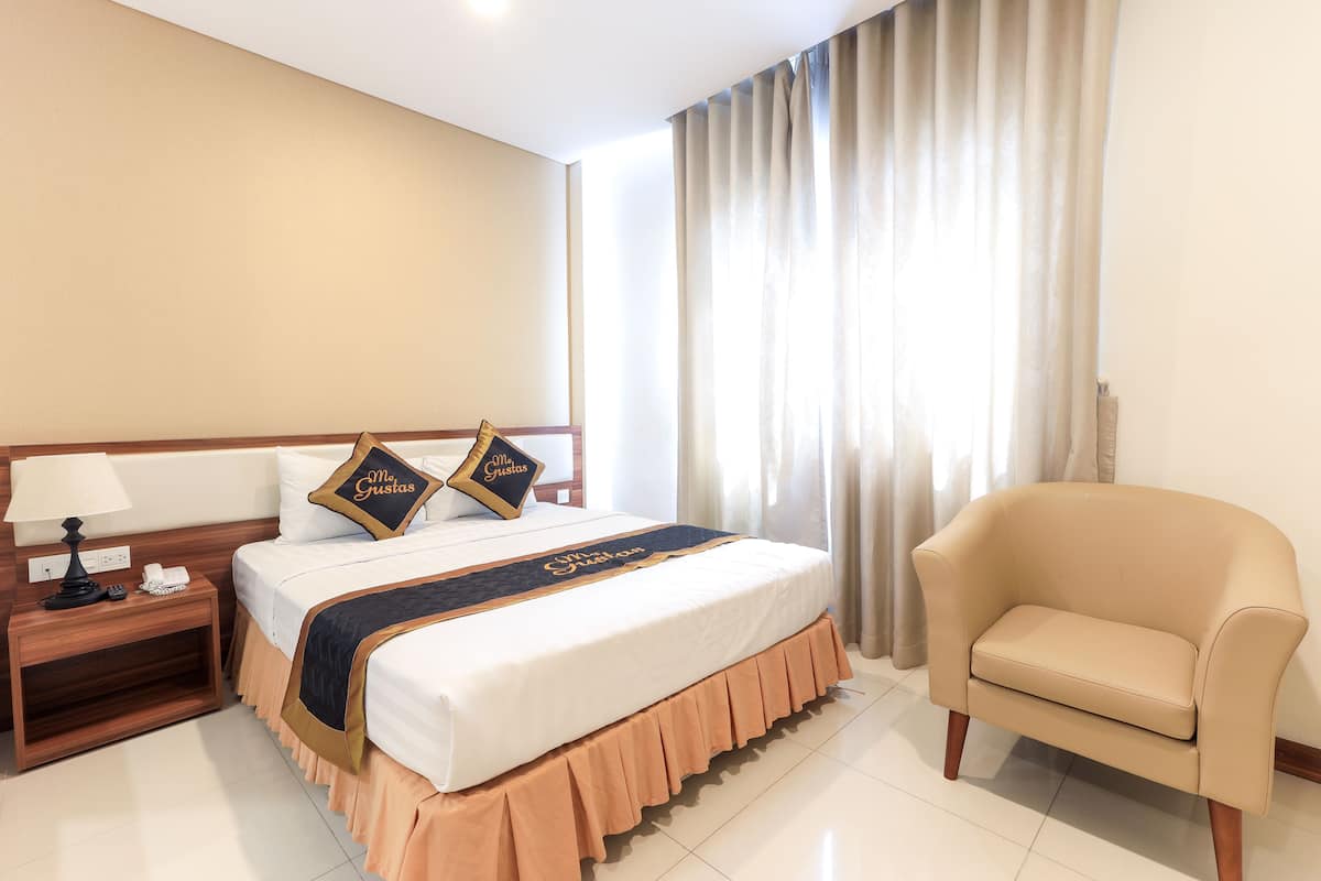 Minibar, in-room safe, desk, blackout curtains