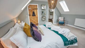 Barn, 5 Bedrooms | 1 bedroom, premium bedding, desk, iron/ironing board