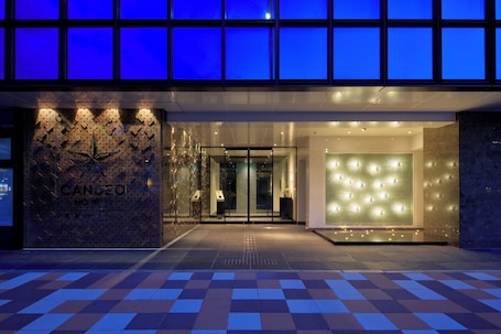 Property entrance. Candeo Hotels Kobe Torroad