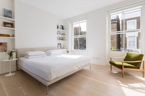 4 slaapkamers, een strijkplank/strijkijzer, gratis wifi, beddengoed