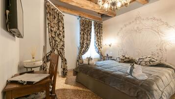 2 bedrooms, in-room safe, iron/ironing board, travel cot