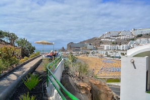 Property grounds - Apt in Puerto Rico 100m From the Beach, Free Wifi, Community Pool and Garden (Las Palmas)