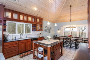 Deluxe-Ferienhaus, 5 Schlafzimmer | Eigene Küche | Kühlschrank, Mikrowelle, Ofen, Herdplatte