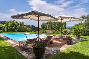 Pool - Apartment with swimming pool and panoramic terrace, 2 steps from Florence  (Villamagna)