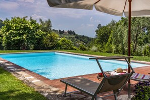 Pool - Apartment with swimming pool and panoramic terrace, 2 steps from Florence  (Villamagna)