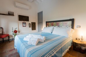 1 bedroom, iron/ironing board, travel crib, WiFi - Apartment with swimming pool and panoramic terrace, 2 steps from Florence  (Villamagna)