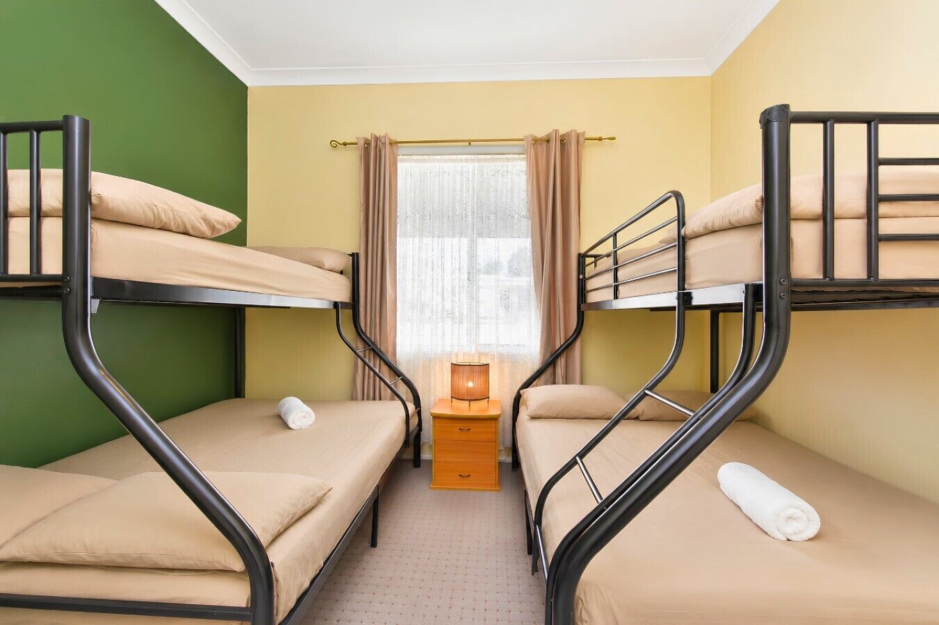 3 bedrooms, desk, iron/ironing board, WiFi