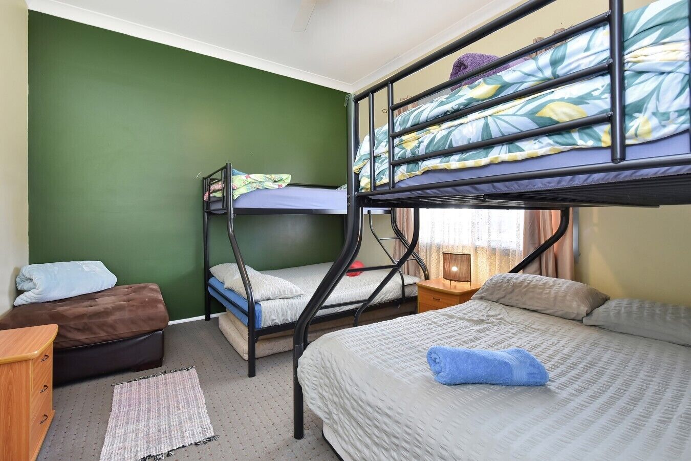 3 bedrooms, desk, iron/ironing board, WiFi