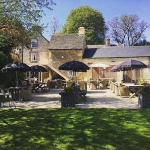 Exterior - The Wychwood Inn (Chipping Norton)
