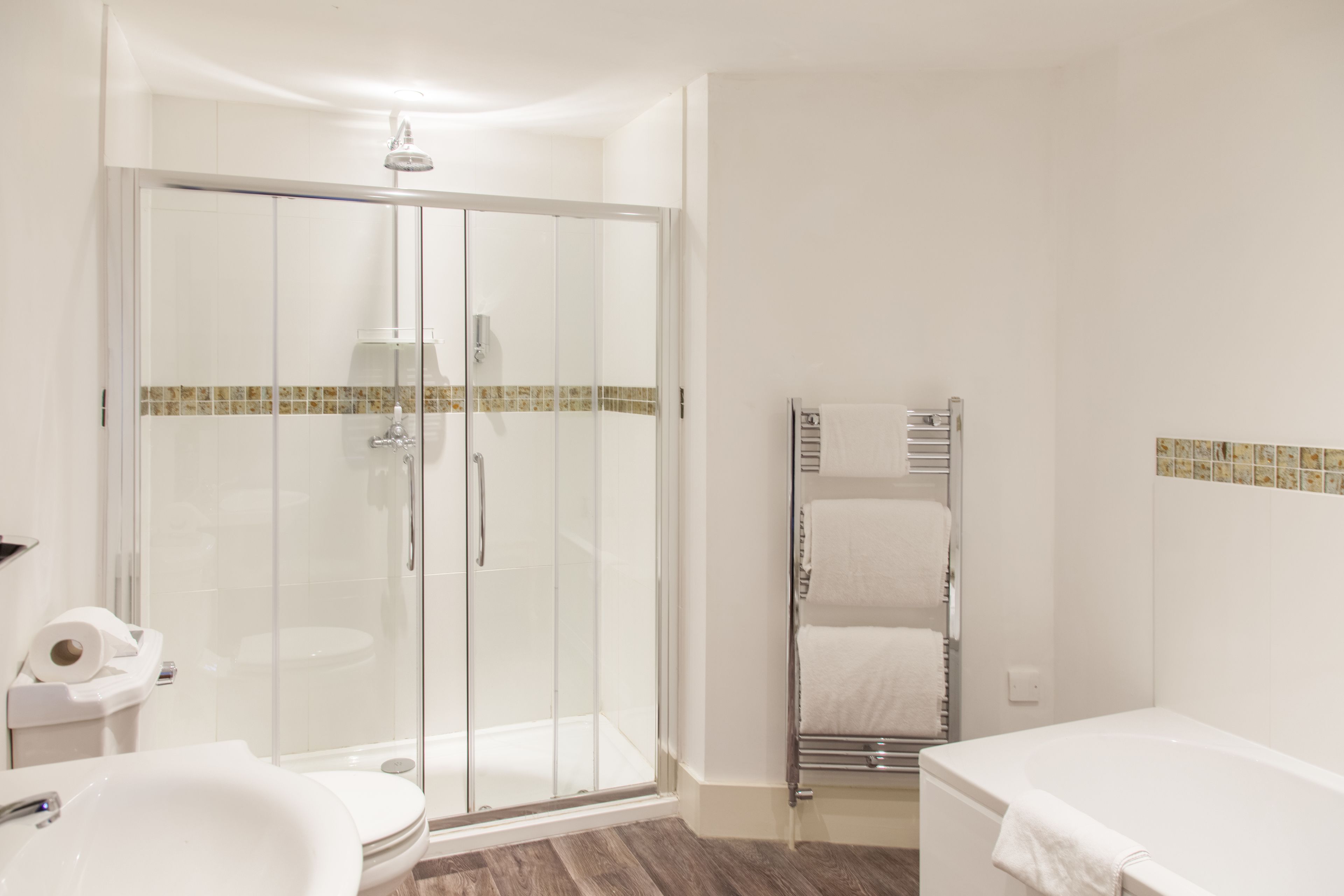  Deluxe King Room | Bathroom