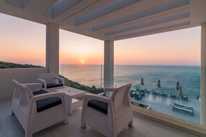 Villa Luxe, 4 chambres, vue mer | Balcon