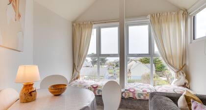 The Bolthole - Two Bedroom Apartment, Sleeps 4