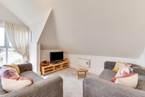 TV, stereo - 2 Bed in Croyde (oc-bolt) (Croyde)