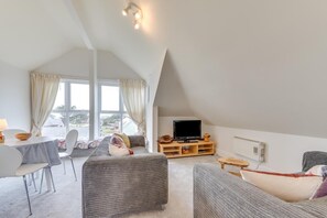 TV, stereo - 2 Bed in Croyde (oc-bolt) (Croyde)
