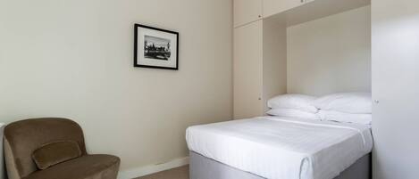 4 chambres, fer et planche à repasser, Wi-Fi gratuit, draps fournis