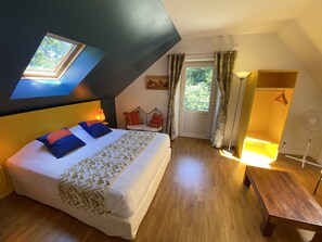 Dobbeltrom | Skrivebord, lydisolert, strykejern/-brett og wi-fi (inkludert)