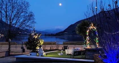 Villa Marilena: detached house with direct lake access